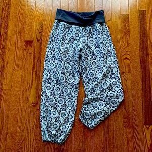 EUC lululemon pants, size 4.